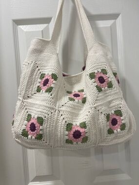 Cream Crochet Shoulder Bag with Pink Floral Squares so adorable! 😍